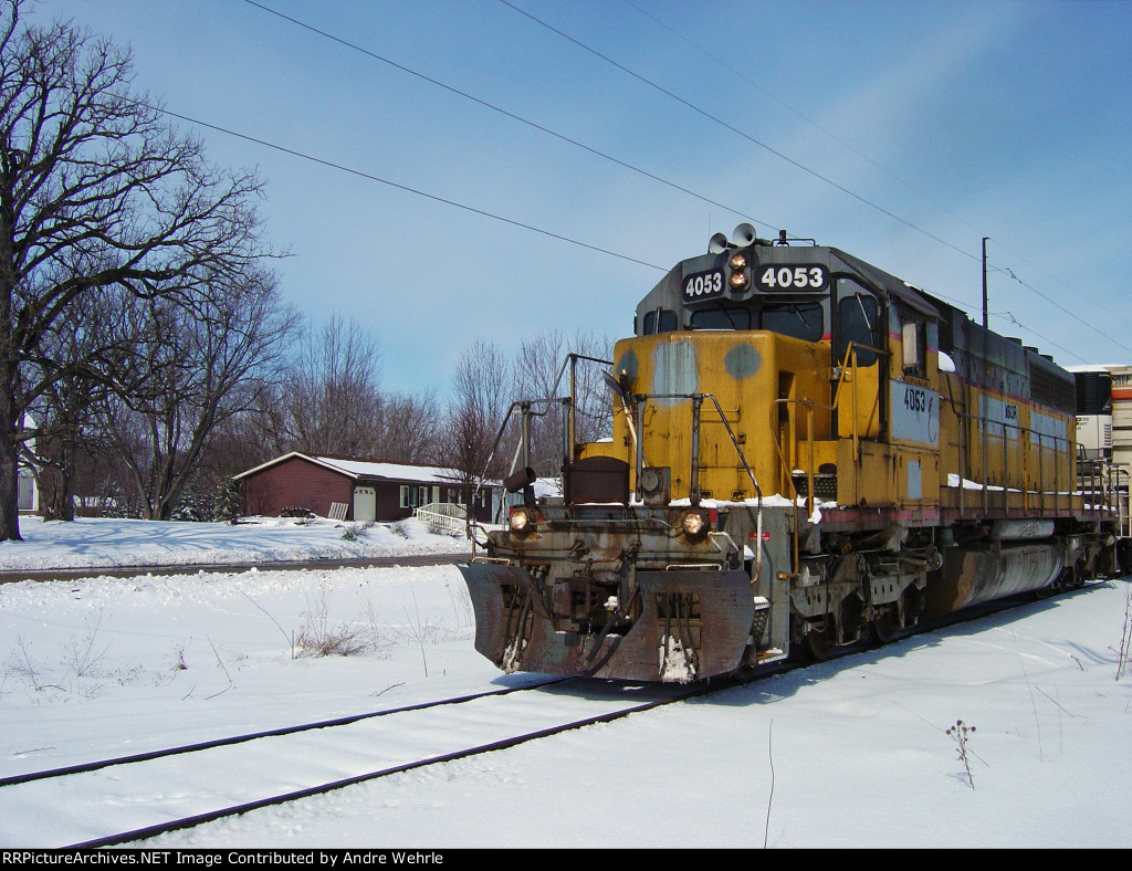 "Ol' Mr. Mustard" WSOR 4053 approaching Williams Drive bound for Janesville